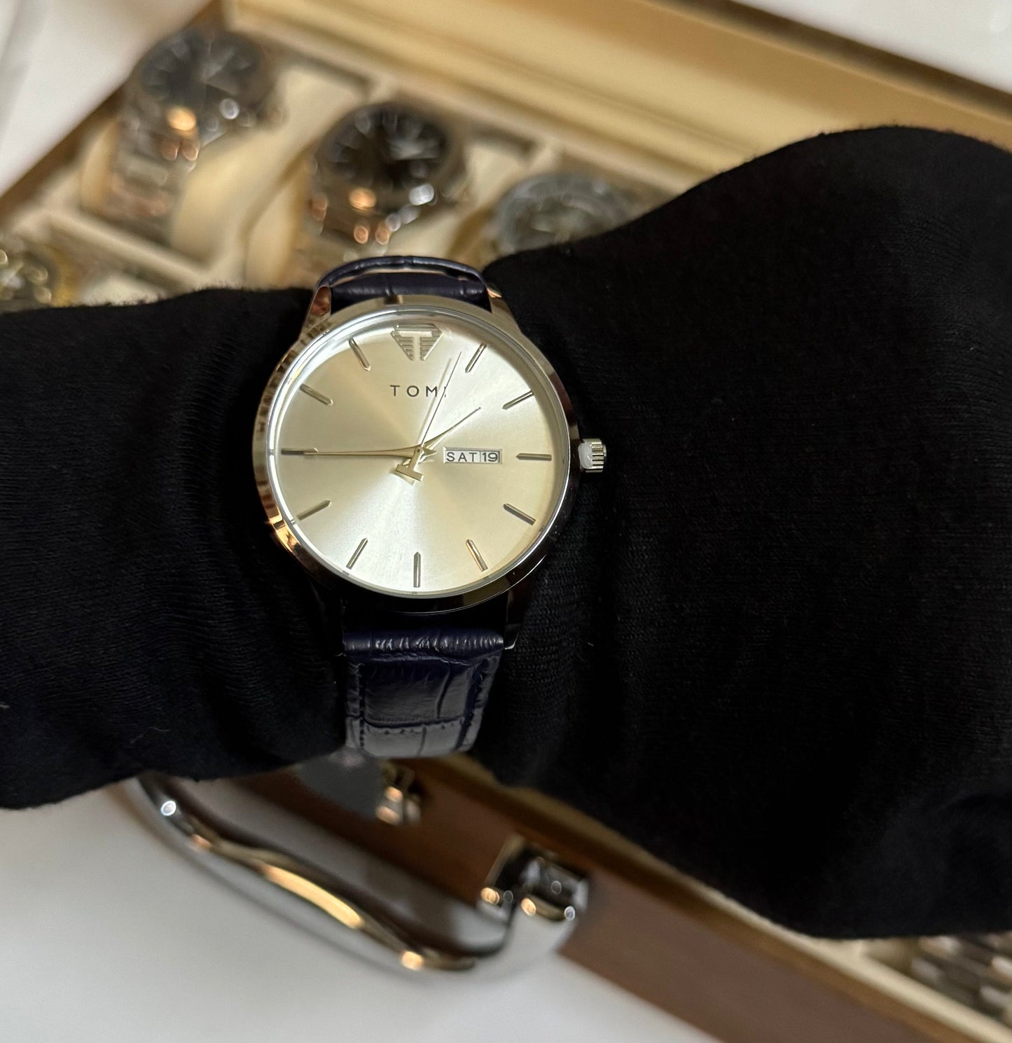 TOMI T-045 Quartz Wrist Watch For Men